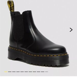 Doc Martens Platform Chelsea Boots - 2976 smooth leather
